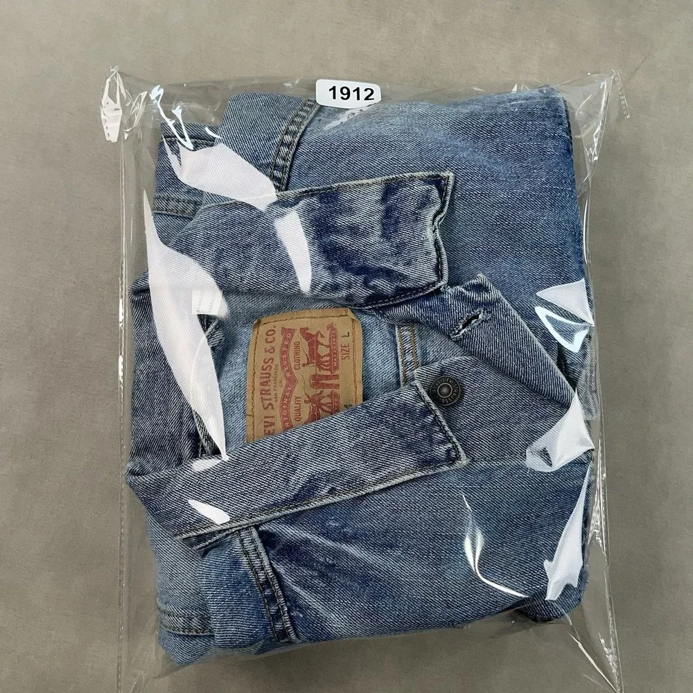 Levi's Jacket Mens Large Blue Trucker Denim Type 3 Distressed Faded Button 72334